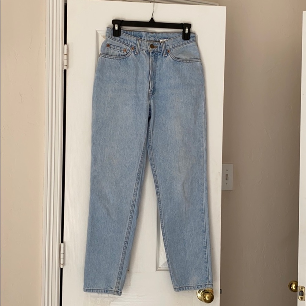 Vintage 512 Levi’s 7 SHT Tapered Leg EUC